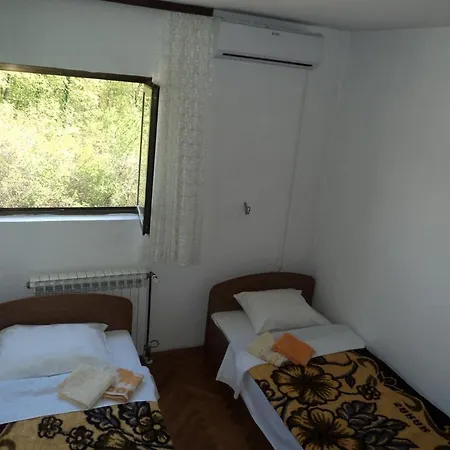 Oda ve Kahvaltı Pansion Modana