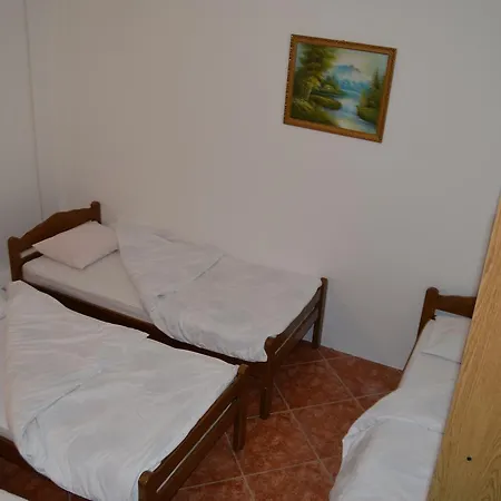 Bed & Breakfast Pansion Modana 3*