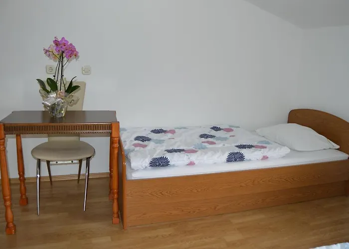 Bed & Breakfast Pansion Modana 3*