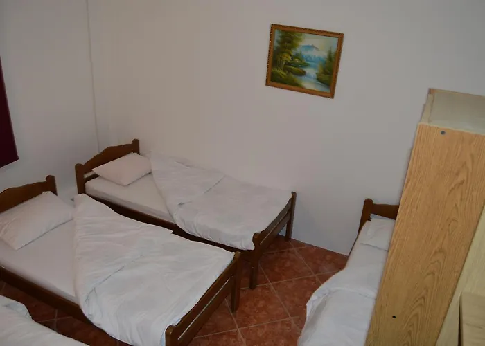 Bed & Breakfast Pansion Modana 3*